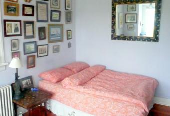 best view allows 18 year olds to book a room