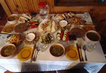 Tsvirmi Zviadi s guesthouse has Balcony rooms