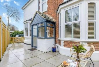 Dreamy home in the heart of Whitstable has Balcony rooms