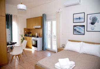 Hope Luxury Apartments has Balcony rooms