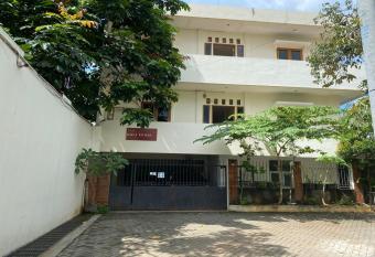 TB One Kost Exclusive has Balcony rooms