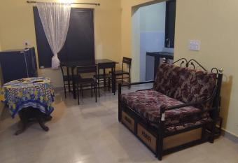 scenic 1bhk studio apartment in moira. allows 18 year olds to book a room