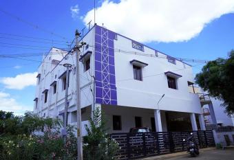 WHITE HOUSE - 3BHK Elite Apartment allows 18 year olds to book a room