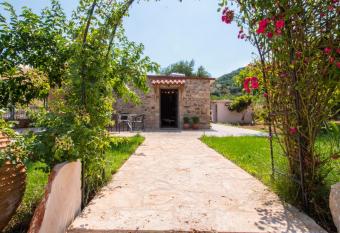 Laconian Collection  Apagkio  has Balcony rooms