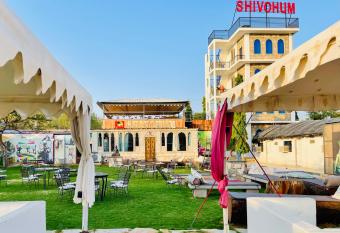 Shivohum Adventure Retreat has Balcony rooms