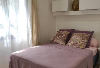 Chambre accueillante    2 mn du centre ville allows 18 year olds to book a room