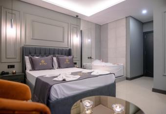 ZaraSuit has Smoking rooms