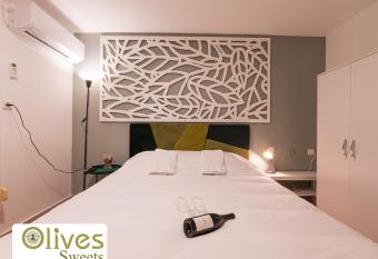 Olives sweets has Balcony rooms