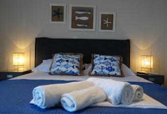 SO MINIMAL APARTMENTS has Balcony rooms