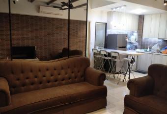 Hyve Soho Suite - Netflix has Balcony rooms