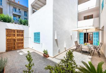 Albercutx Pollentia 1 has Balcony rooms