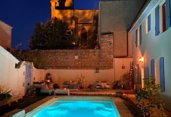 Maison 1823 - Suites de charme    Garons allows 18 year olds to book a room