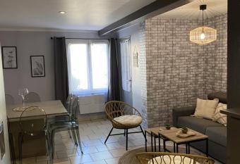 La petite Loge has Balcony rooms