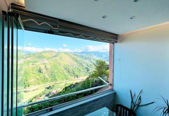 Rahal Y  ld  zl   C1-4 Apart has Balcony rooms