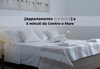 [Appartamento                ] a 5 minuti da Centro e Mare has Balcony rooms
