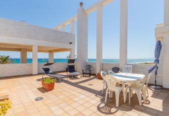 1 Linea has Balcony rooms