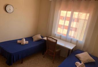COZY ROOM GUAPO-ALICANTE Nearby The Beach and The Center has Balcony rooms