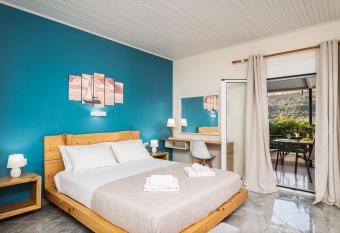 Sea Salt Apartments allows 18 year olds to book a room