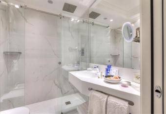 Hotel Atlantic has Balcony rooms