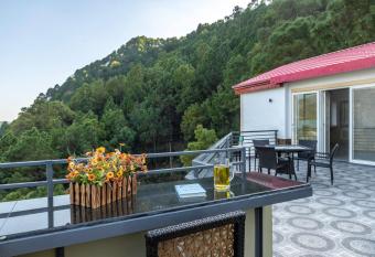 Pine Maderas has Balcony rooms