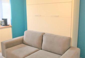 Agr  able studio situ   dans l hyper centre d Auray allows 18 year olds to book a room