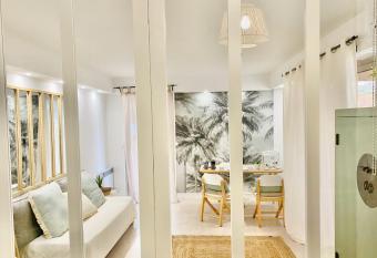 Grand 2 Pi  ces 750 m Palais des festivals avec Pkg has Balcony rooms