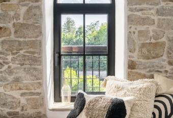 Bridges Residence has Balcony rooms