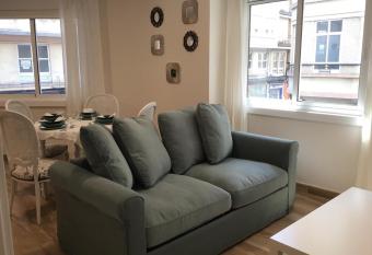 HyP - Esquina Primavera allows 18 year olds to book a room