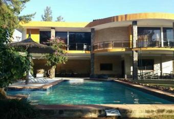 Yellow Palace has Balcony rooms