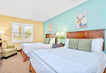 Near Disney-1BR with Two Queen Beds allows 18 year olds to book a room