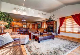 Mainridge Townhome D has Balcony rooms