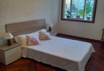 Habitacion confortable allows 18 year olds to book a room