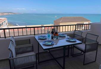 Ferienwohnung Miramar V allows 18 year olds to book a room