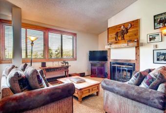 Unbeatable Location in Downtown Breck - Mountain Retreat with Stunning Views & Onsite Pool SH50 has Balcony rooms