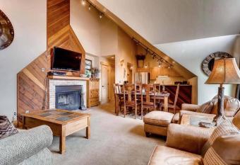 Ski Country Penthouse Unit #4 has Balcony rooms