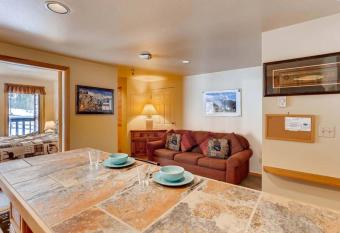 Tyra Lookout Ski In/Out Condominiums #14 has Balcony rooms