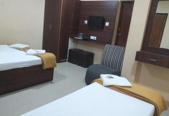 PLAZA GUEST HOUSE allows 18 year olds to book a room