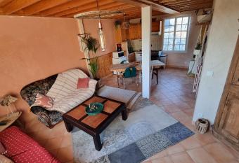 Plantation de poivre- La Petite Rivi  re has Balcony rooms