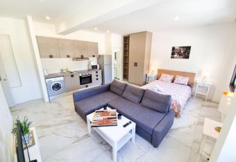 Happy Homes Paradise allows 18 year olds to book a room