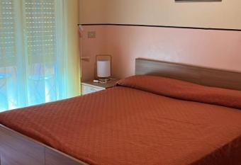 beb alcantara allows 18 year olds to book a room