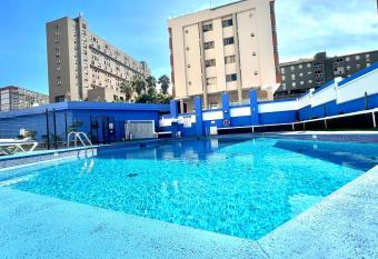 Apartamento estupenda piscina,Wifi,playa cerca en Puerto de la Cruz allows 18 year olds to book a room