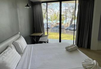 Rawai Beachside Hotel has Balcony rooms