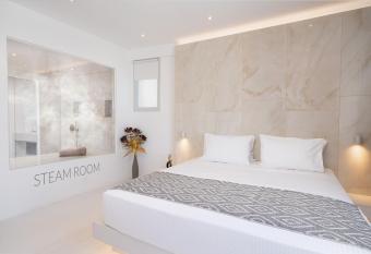 Cycladic Suites allows 18 year olds to book a room
