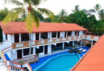 Hotel Thai Lanka has Balcony rooms