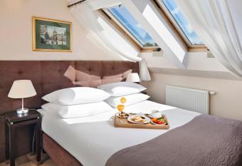 Hotel Bonum Old Town allows 18 year olds to book a room