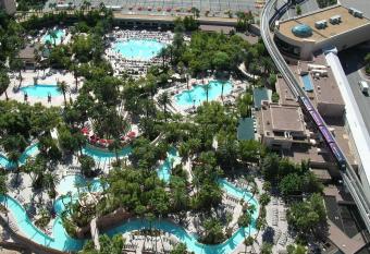 Jet Luxury Elite at The Signature has Balcony rooms