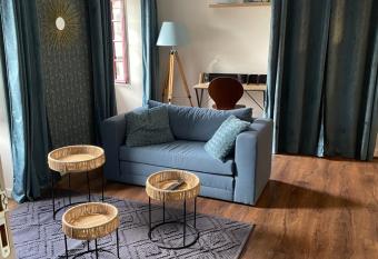 LouSangla allows 18 year olds to book a room