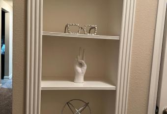 Smoke free Amazing spacious 2 beds 2 baths modern living has rooms with a private hot tub