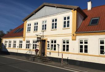 Fladbro Kro allows 18 year olds to book a room