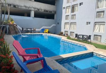 Hotel Jar8 Boca -Cerca WTC y plazas comerciales- allows 18 year olds to book a room